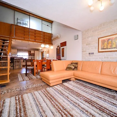 Ksenija דירה זאדאר